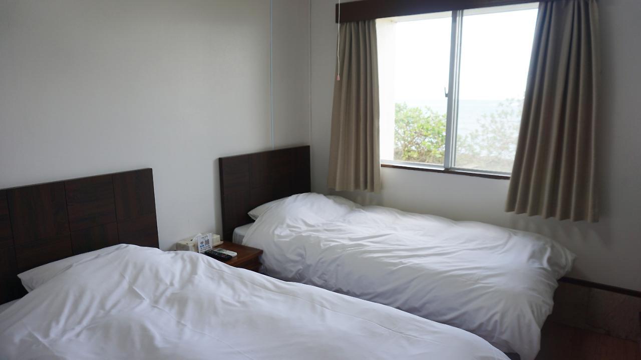 Hotel Oceans Nakijin Esterno foto